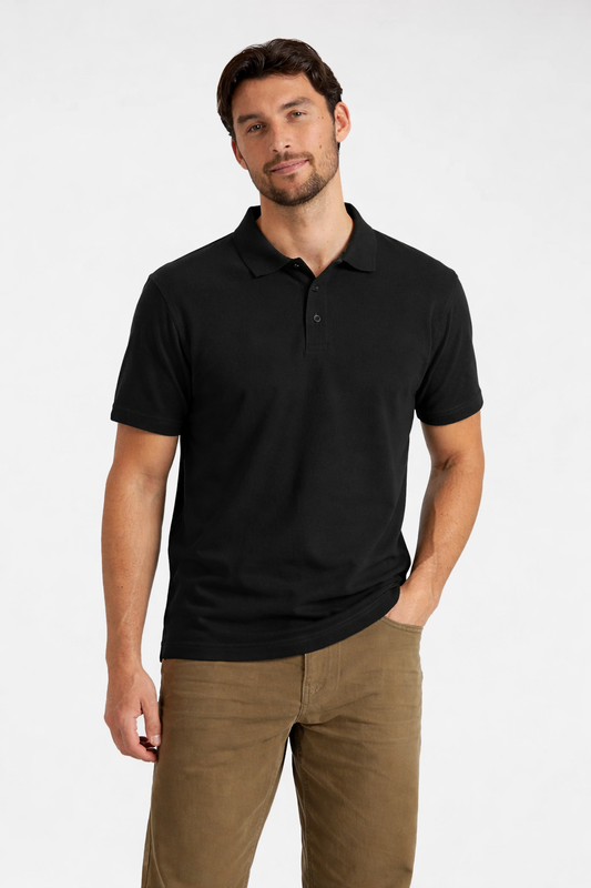 Reblz Flow Poloshirt – in Schwarz – Frontansicht – nachhaltig, Biobaumwolle, recyceltes Polyester, Großhandel