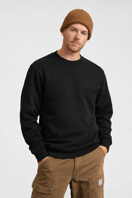 Reblz Legend Sweatshirt – in Schwarz – Modelshoot – nachhaltig, Biobaumwolle, recyceltes Polyester, Großhandel