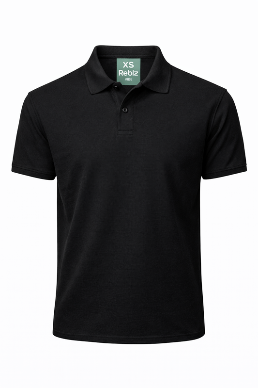 Reblz Vibe Poloshirt – in Schwarz – Frontansicht – nachhaltig, Biobaumwolle, recyceltes Polyester, Großhandel